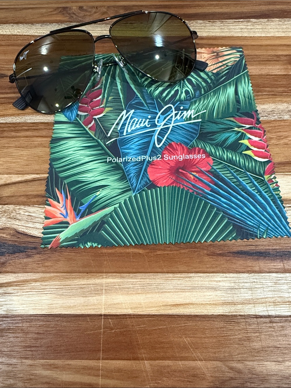 Brand New: Maui Jim Brown Gradient Aviator Sunglasses with Metallic Frames